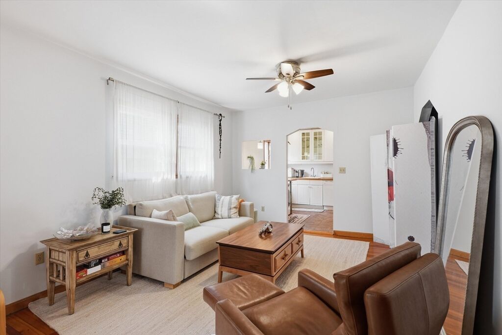 Property Photo:  5 Brewer St 3  MA 02138 