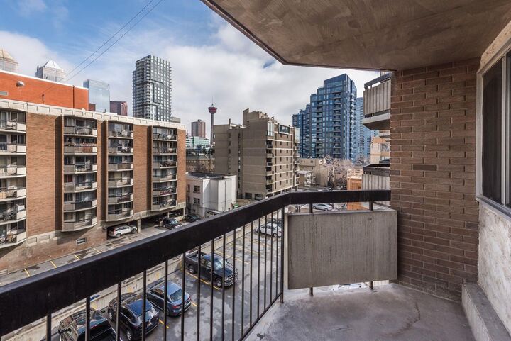 Property Photo: 340 14 Avenue SW 506 AB T2R 1H4