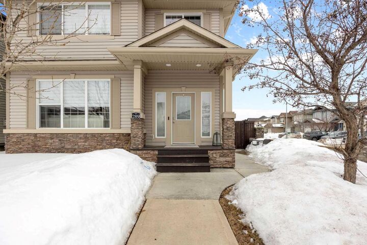 Property Photo:  289 Thrush Street  AB T9K 0L8 