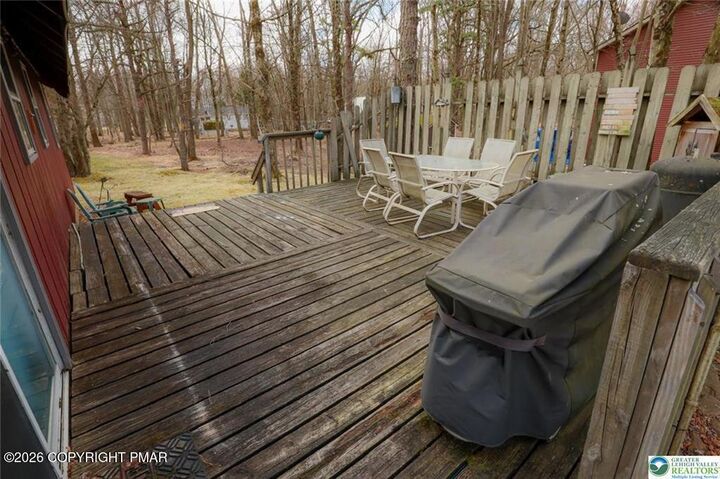 Property Photo: 170 Fern Ridge Road PA 18610