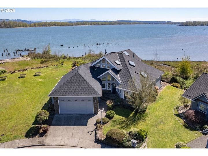 Property Photo:  1220 2nd St  OR 97018 