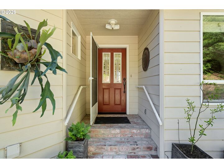 Property Photo:  17146 Mountain Dr Ln  OR 97415 