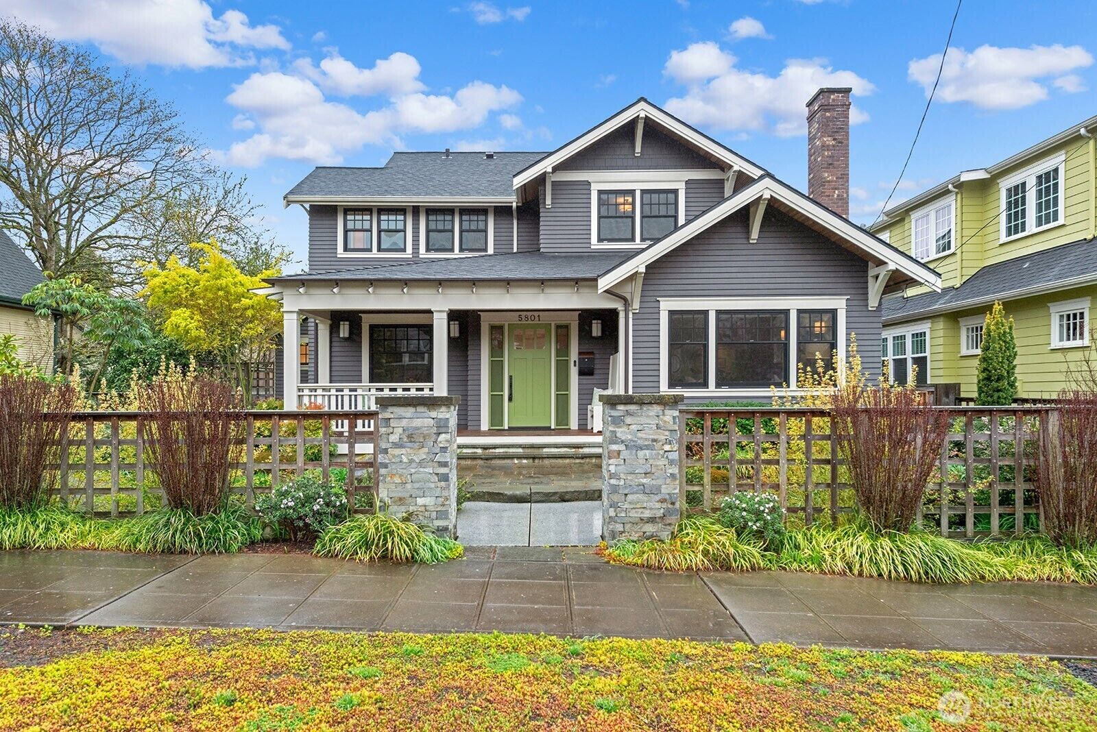 Property Photo: 5801 Kensington Place N WA 98103