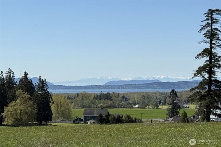 Property Photo: 5877 W 26th Crest WA 98248