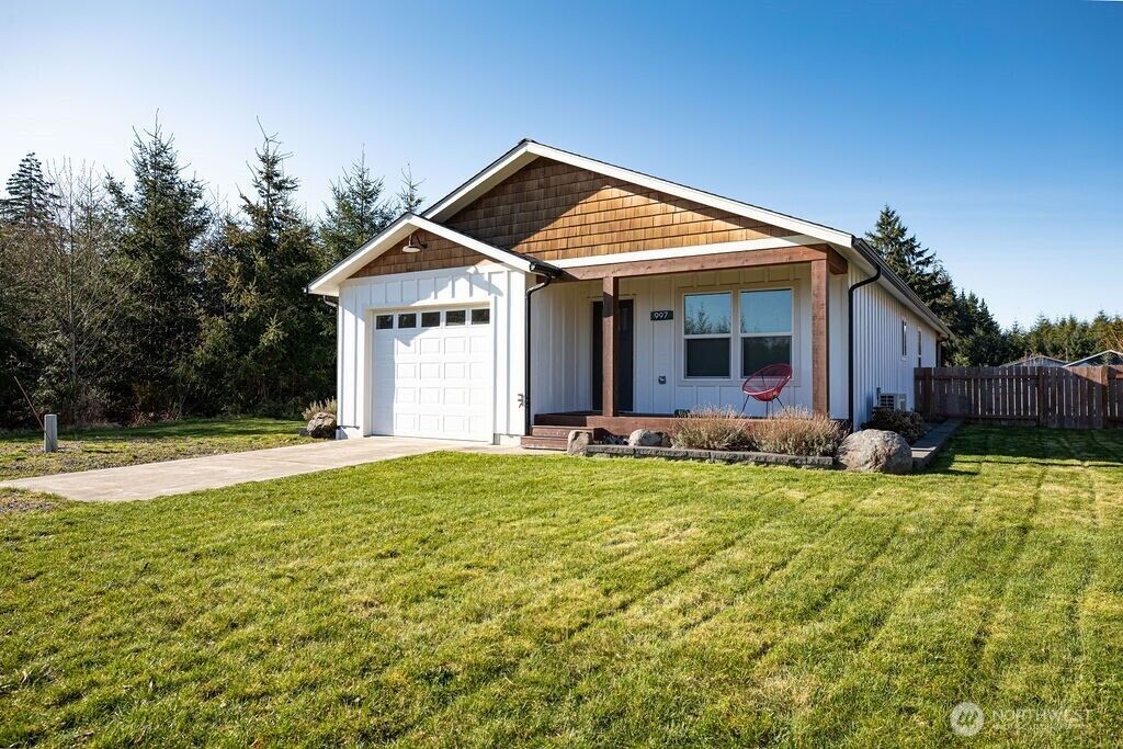 Property Photo:  997  King John's Way  WA 98331 