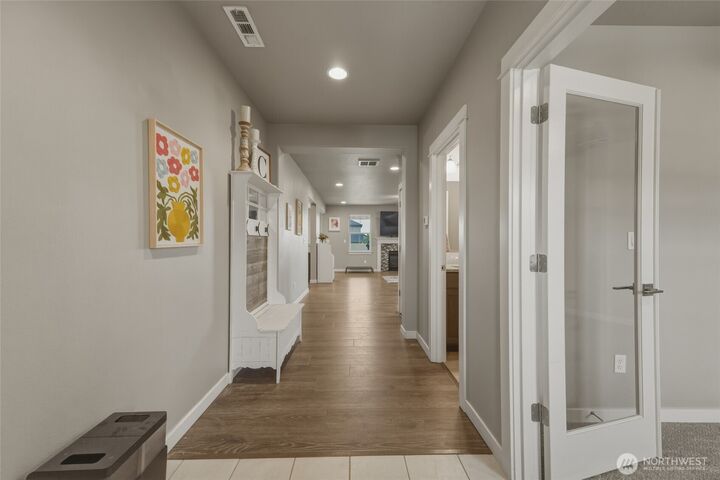 Property Photo: 3070 Duval Loop WA 99352