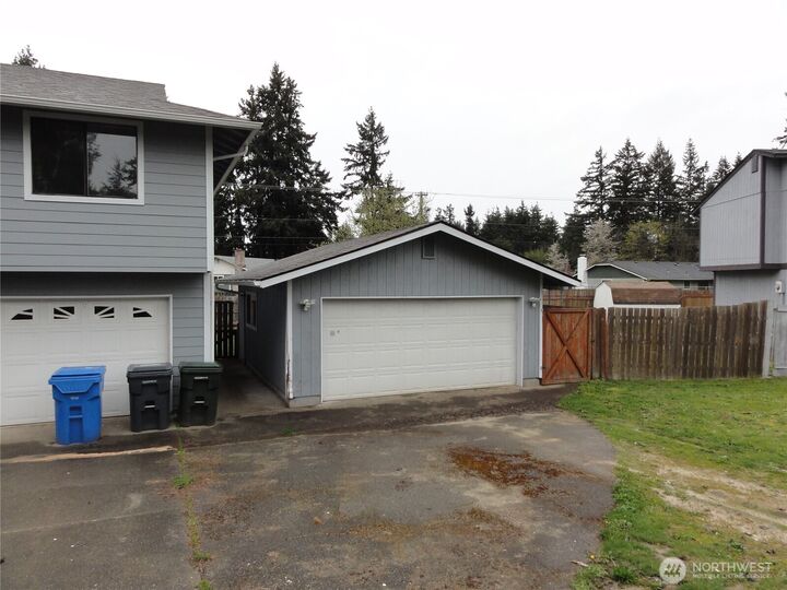 Property Photo:  523  160th Street E  WA 98445 