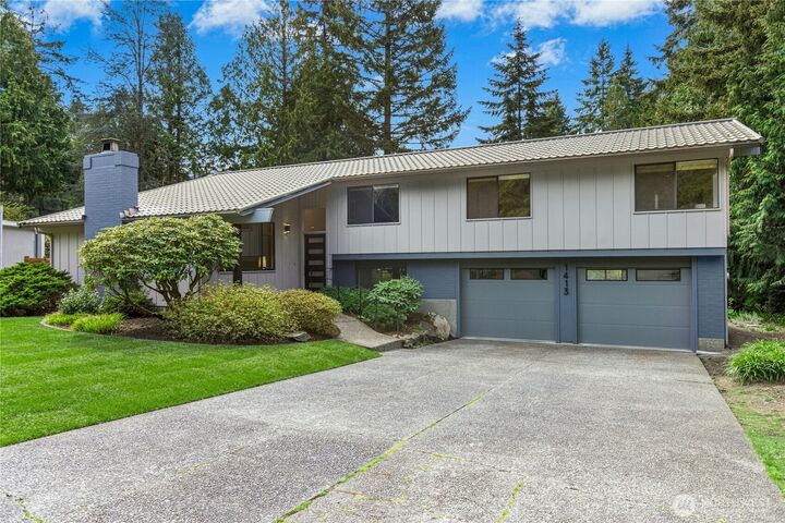 Property Photo:  1413  Elizabeth Place NW  WA 98110 
