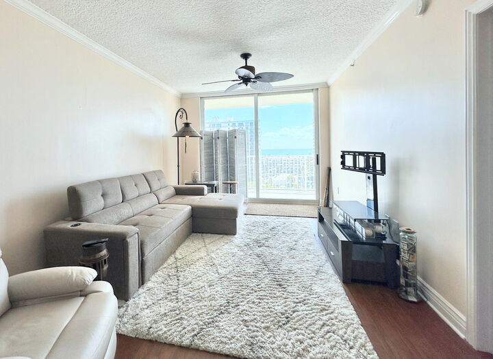 Property Photo:  3020 NE 32nd Avenue 1003  FL 33308 