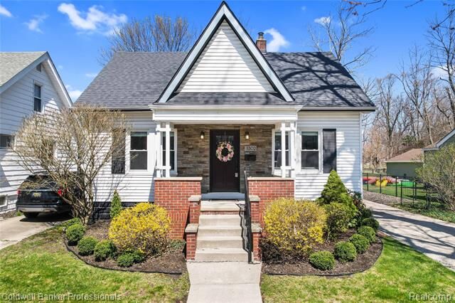 Property Photo:  1302 Butternut Avenue  MI 48073 