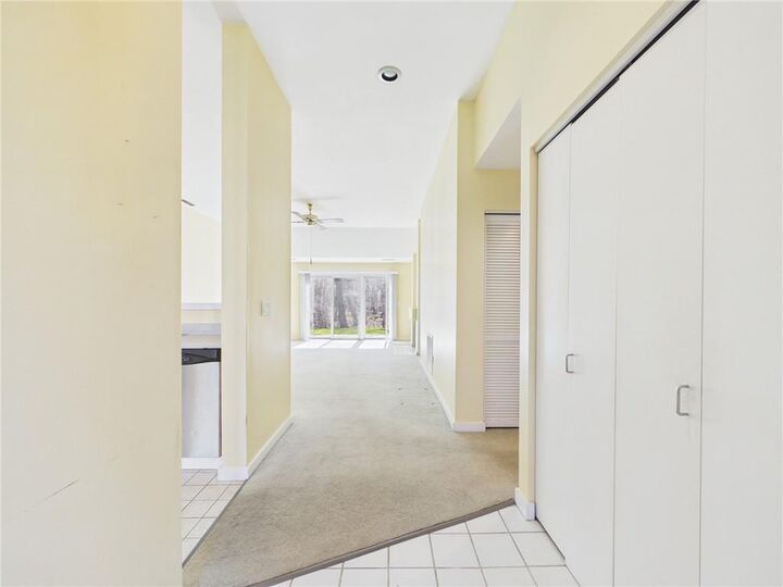 Property Photo:  4 Meadowbrook Way  RI 02882 