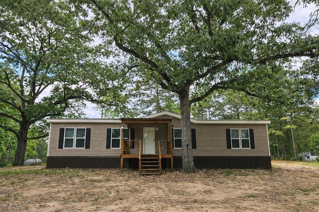 Property Photo:  1894 Lake Vernon Road  LA 71446 