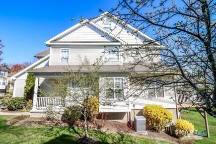 Property Photo:  61 Woodcrest Lane 61  CT 06810 