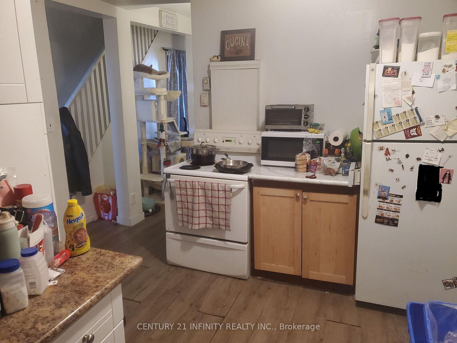 Property Photo:  134 Simcoe Street S 2  ON L1H 4G9 