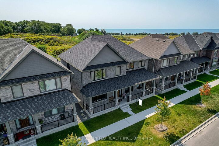 Photo de la propriété:  189 Strachan Street  ON L1A 0E9 