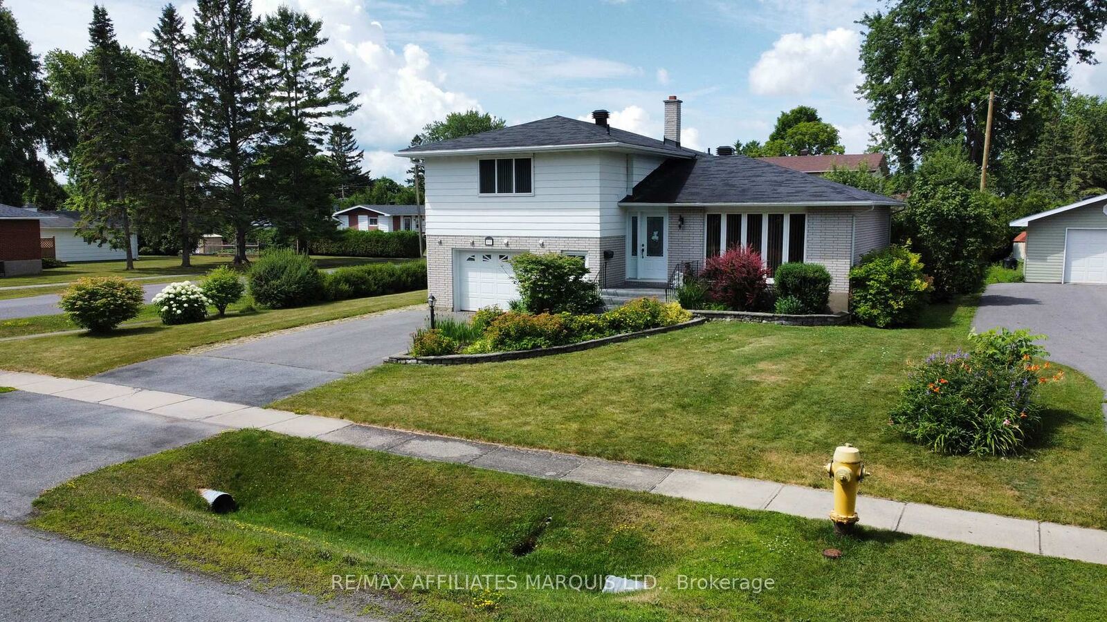 Property Photo: 11 Ault Drive ON K0C 1M0