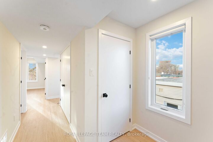 Property Photo: 90 Elm Street ON K1R 6N3