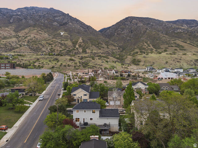 Property Photo: 807 Hillsdale Ln UT 84606