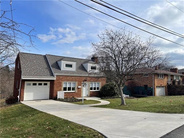 Property Photo: 330 Long Dr PA 15241