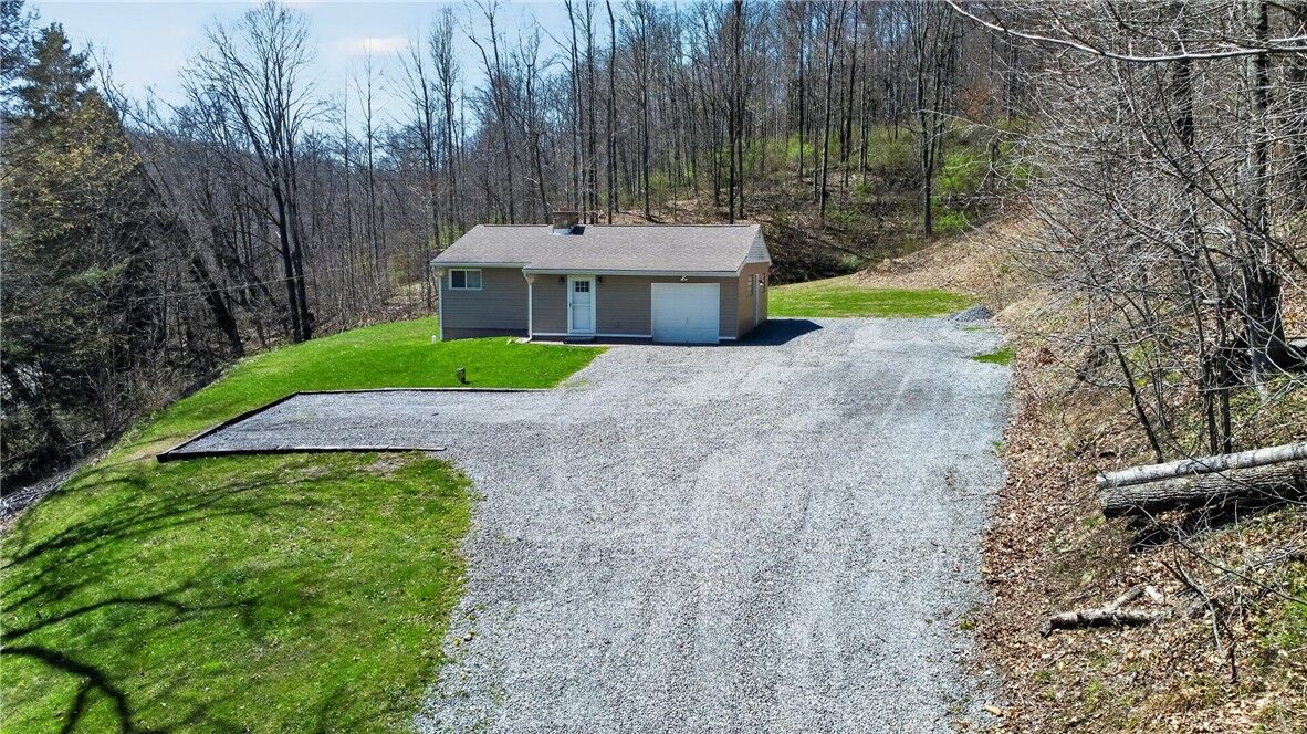 Property Photo:  2523 Union Valley Rd  PA 16157 
