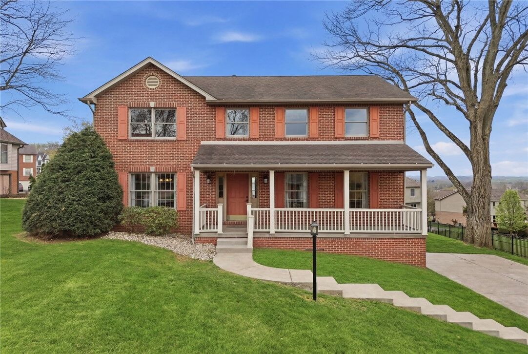 Property Photo:  1370 Spyglass Hl  PA 15601 