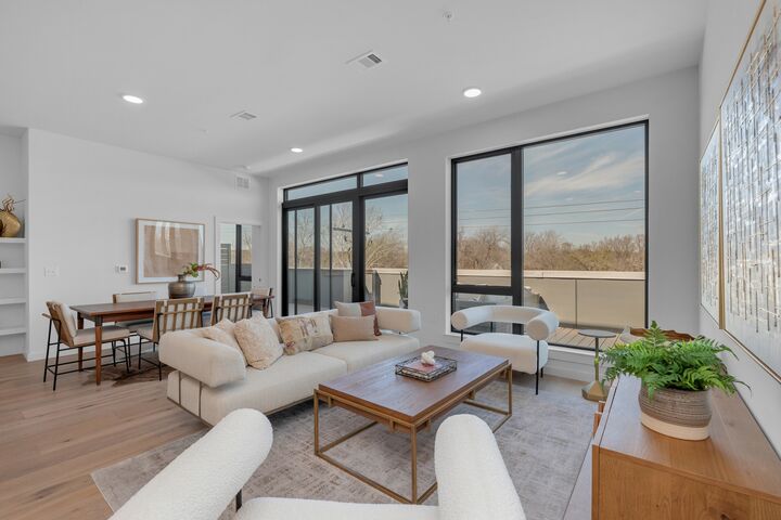 Property Photo: 2209 S 1st Street 403 TX 78704