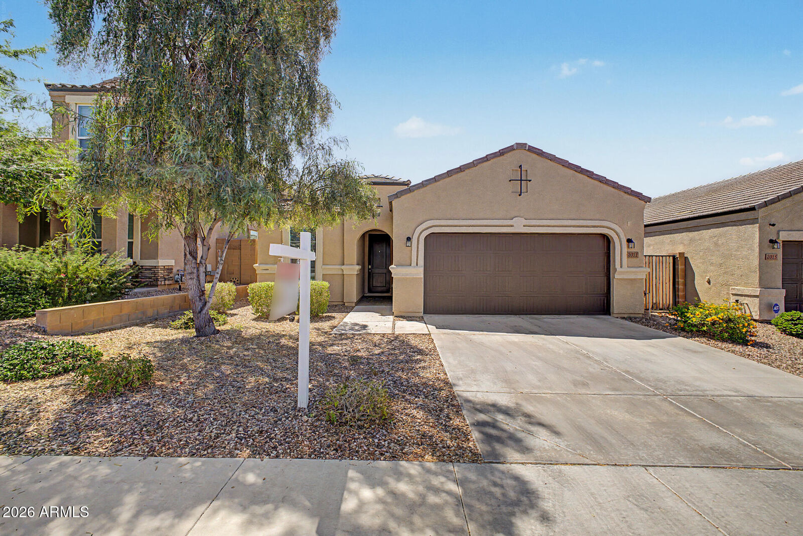 Property Photo:  2011 W Yellowbird Lane  AZ 85085 