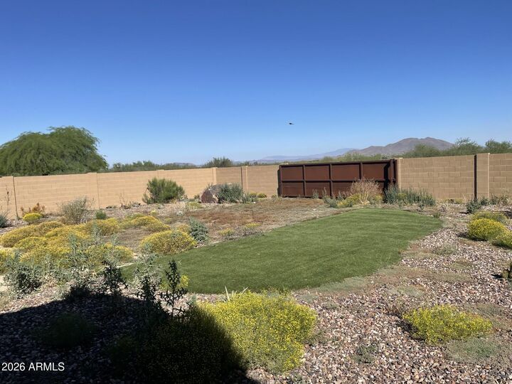 Property Photo: 501 E Cloud Road AZ 85086