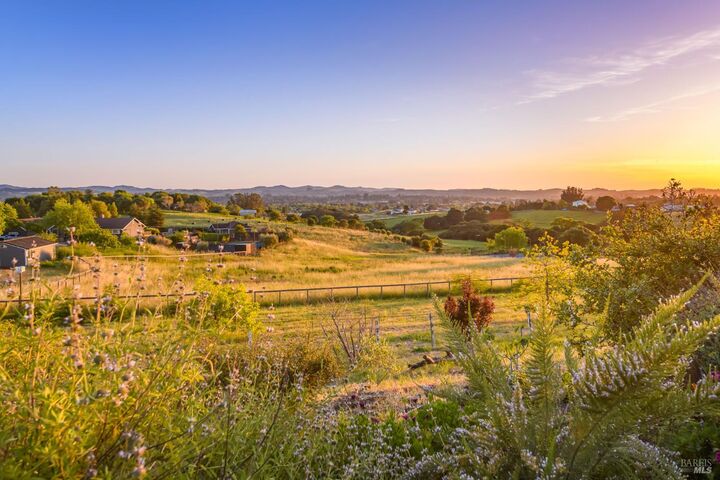 Property Photo:  100 Frances Way  CA 94954 