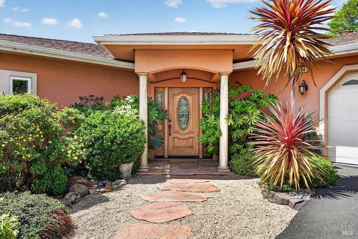 Property Photo:  484 Oak Street  CA 94951 