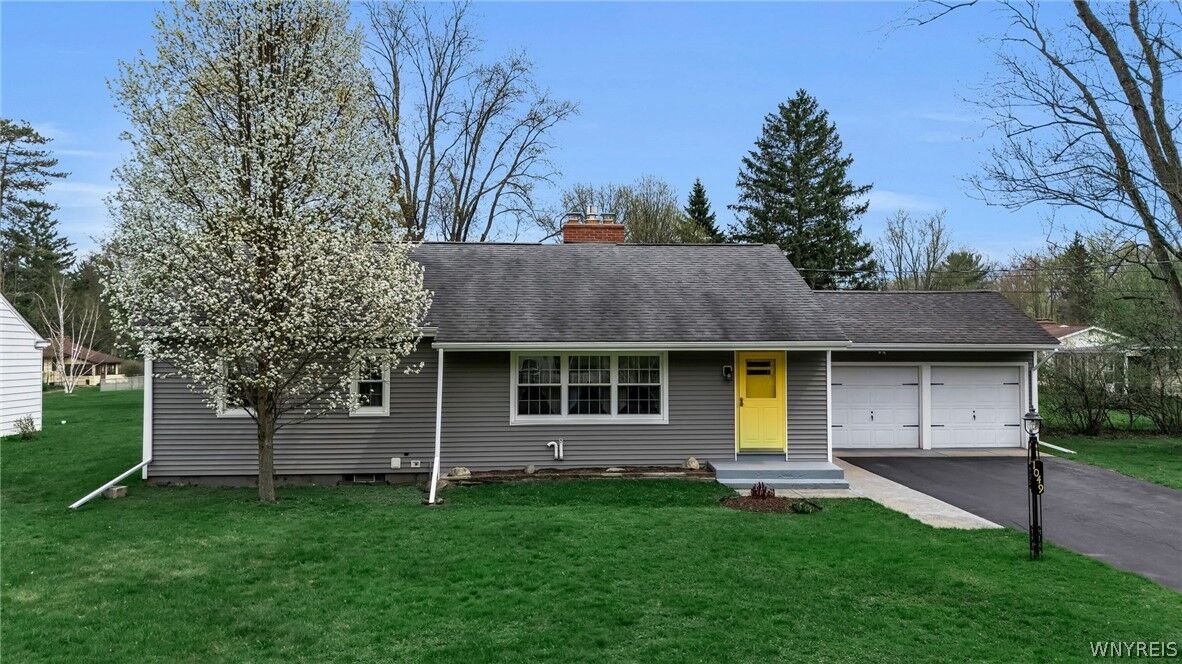 Property Photo:  1049 Lawrence Avenue  NY 14052 