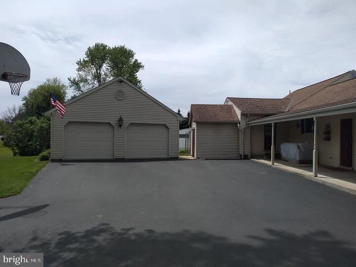 Property Photo:  7666 Lincoln Highway  PA 17301 