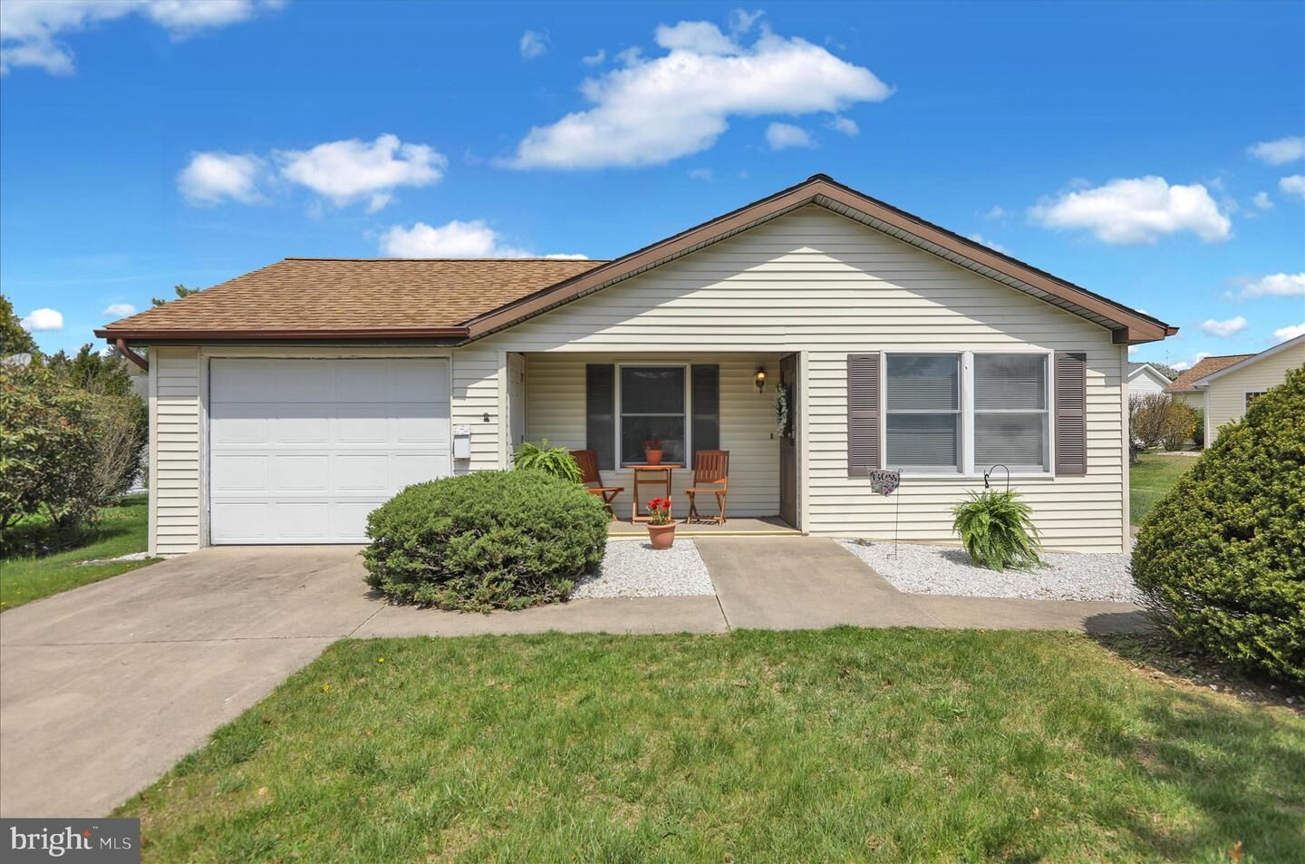 Property Photo:  555 Honeysuckle Court  PA 17963 