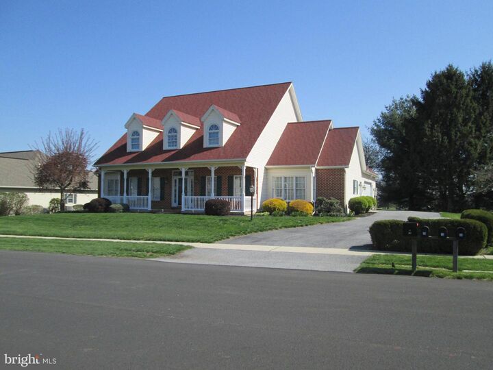 Property Photo:  70 Derbyshire Drive  PA 17015 