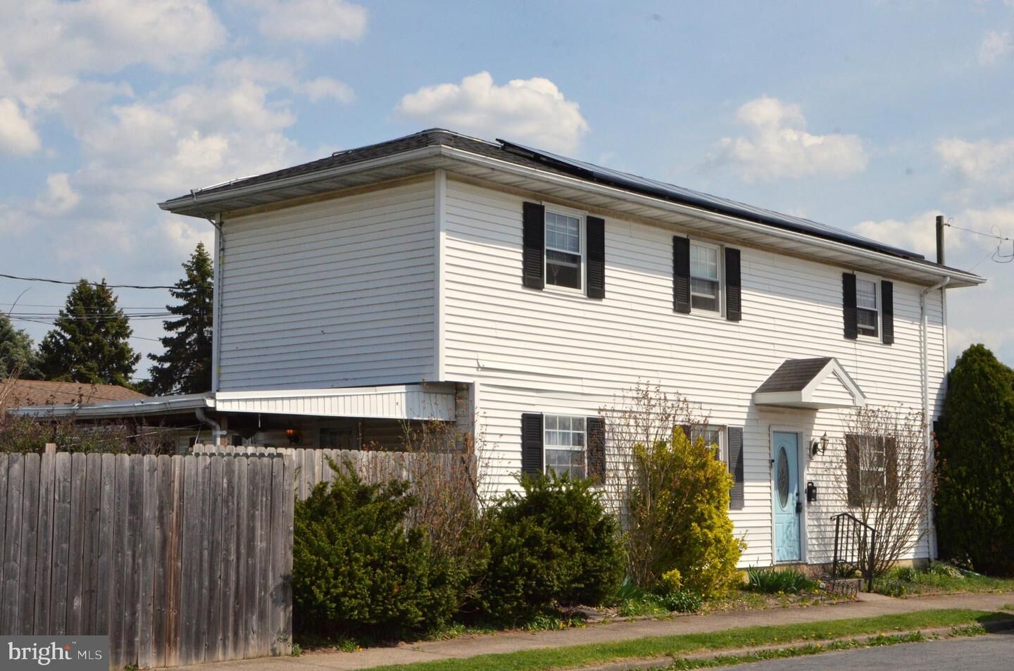 Property Photo:  847 N Van Buren Street  PA 18109 