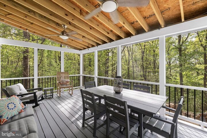 Property Photo:  4406 Hilltop Court  VA 22408 