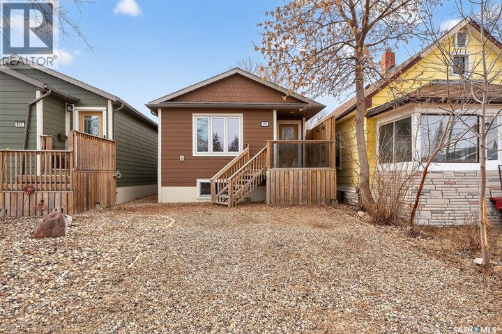 Property Photo:  915 Athabasca Street E  SK S6H 0M8 