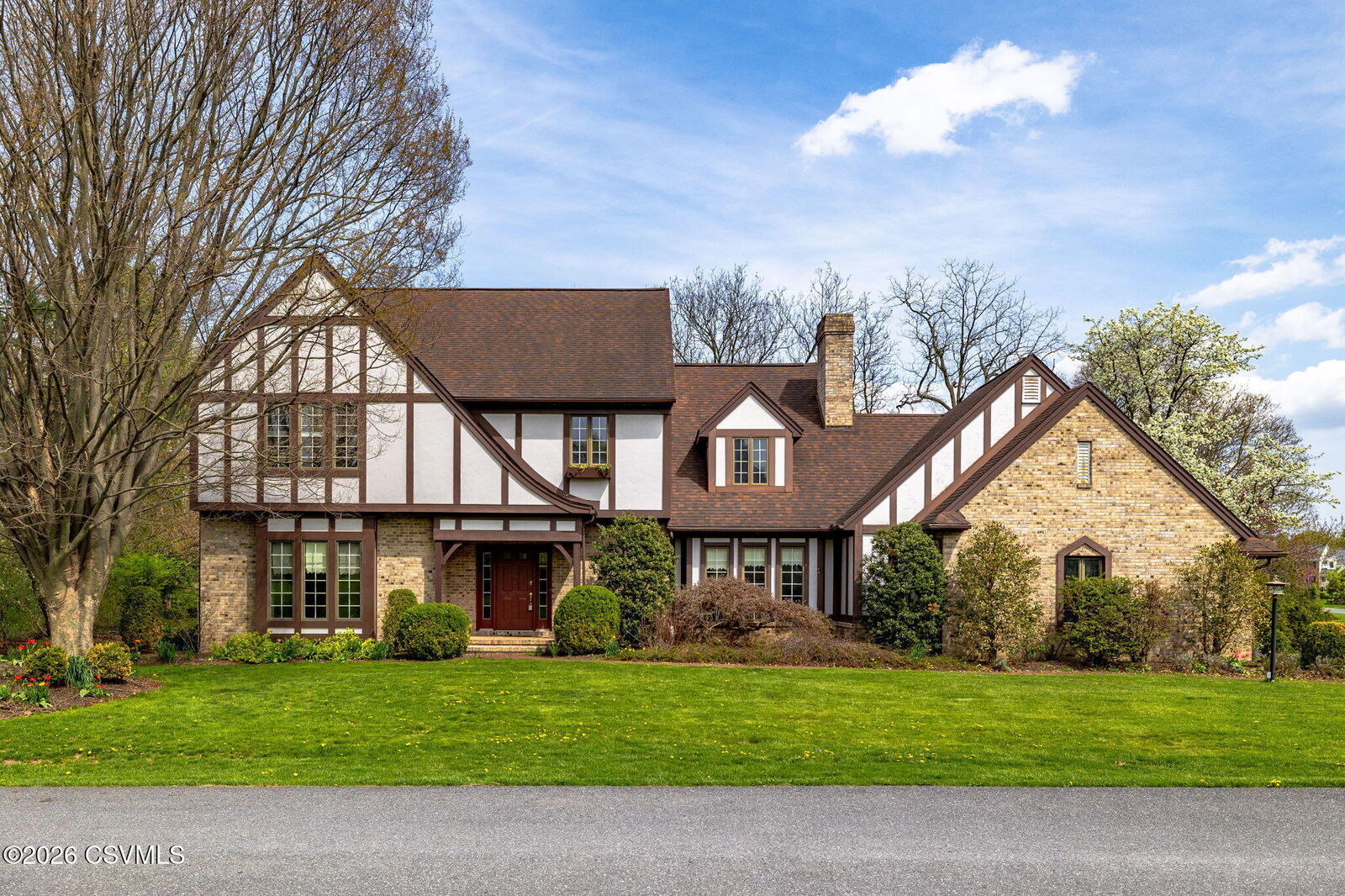 Property Photo:  4 N Meadow Court  PA 17837 