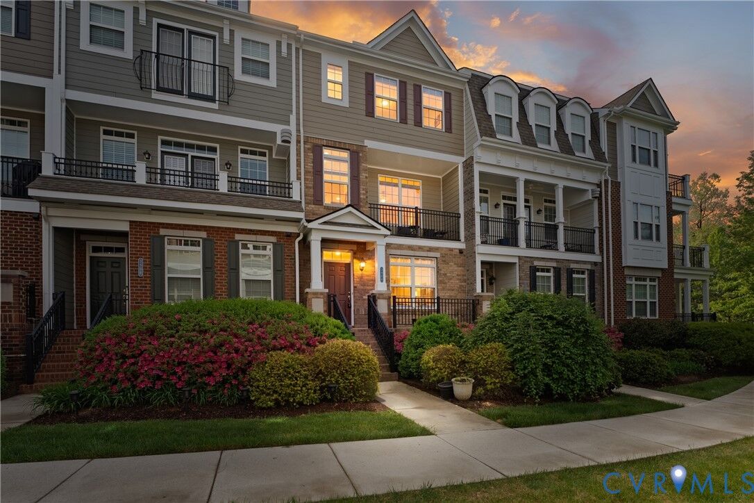 Property Photo:  3904 Village Townes Walk  VA 23060 