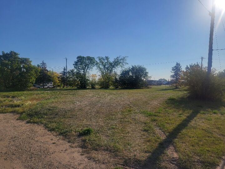 Property Photo:  51 Ave  AB T0B 4J0 
