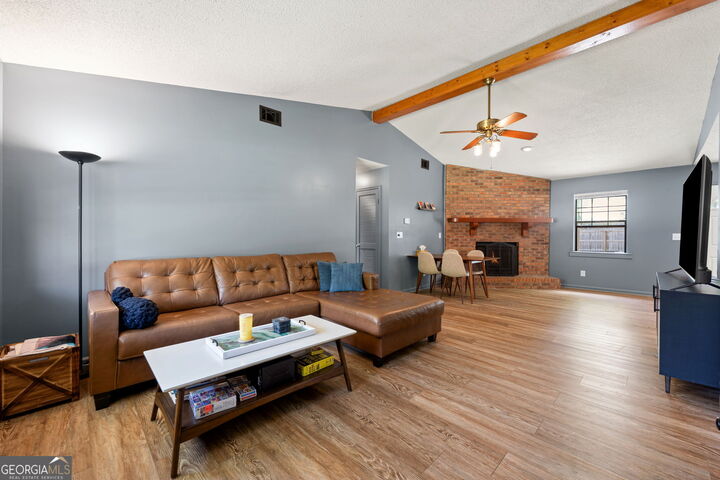Property Photo:  129 W Peach Avenue  GA 31548 
