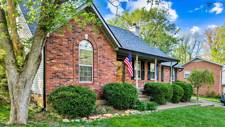 Property Photo: 3314 Hunsinger Ln KY 40220