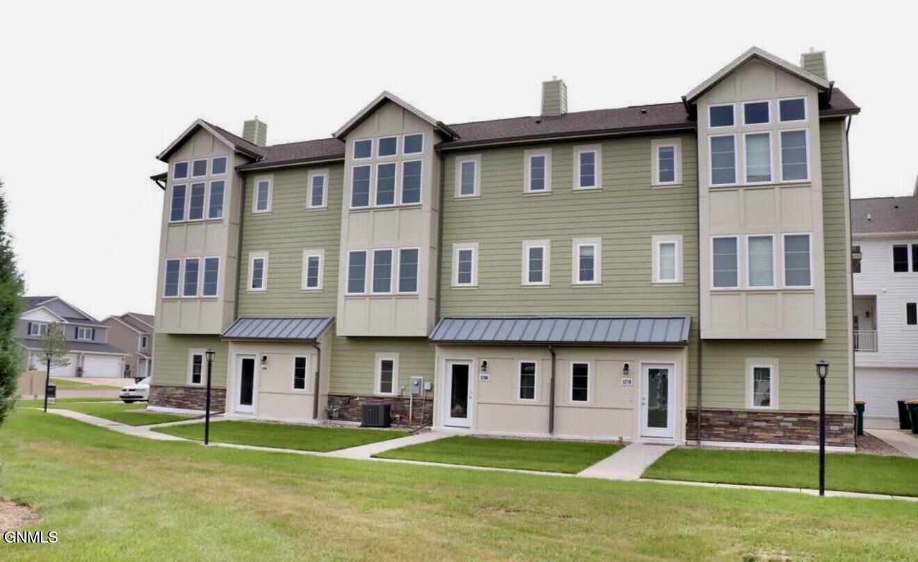 Property Photo:  3206 Kenner Loop  ND 58504 