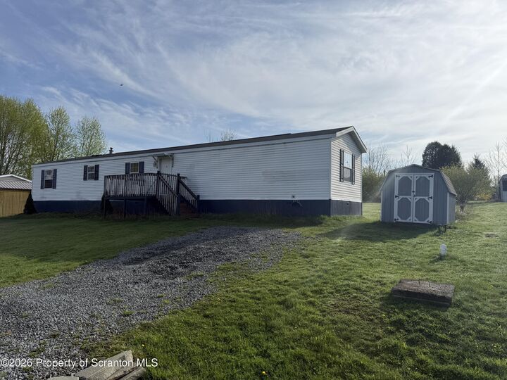 Property Photo:  130 Buckingham Heights  PA 18444 