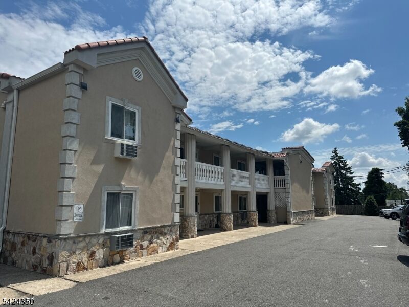 Property Photo:  95 Park St 3  NJ 07042 