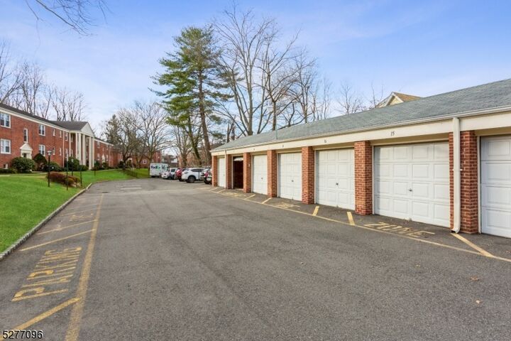 Property Photo:  390 Morris Ave 29  NJ 07901 