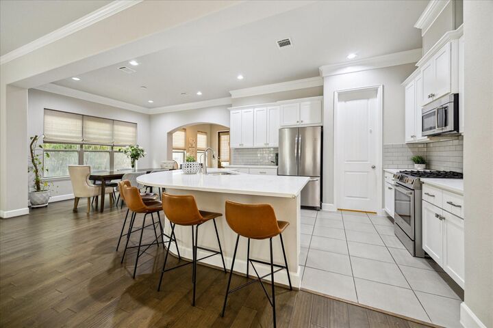 Property Photo: 5213 Rose Street TX 77007