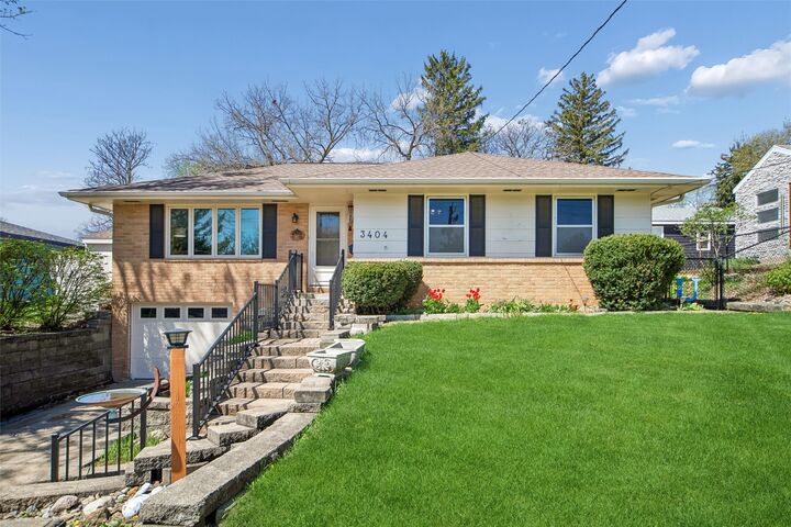 Property Photo:  3404 70th Street  IA 50322 