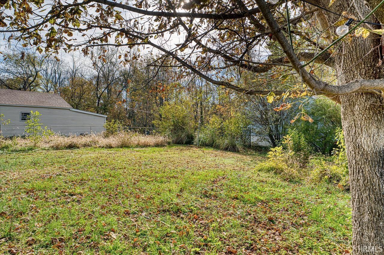 Property Photo:  1003 E Heerdink Avenue  IN 47711 