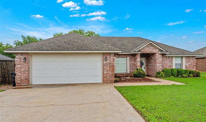Property Photo:  70 NE Deerfield Dr  OK 73538 